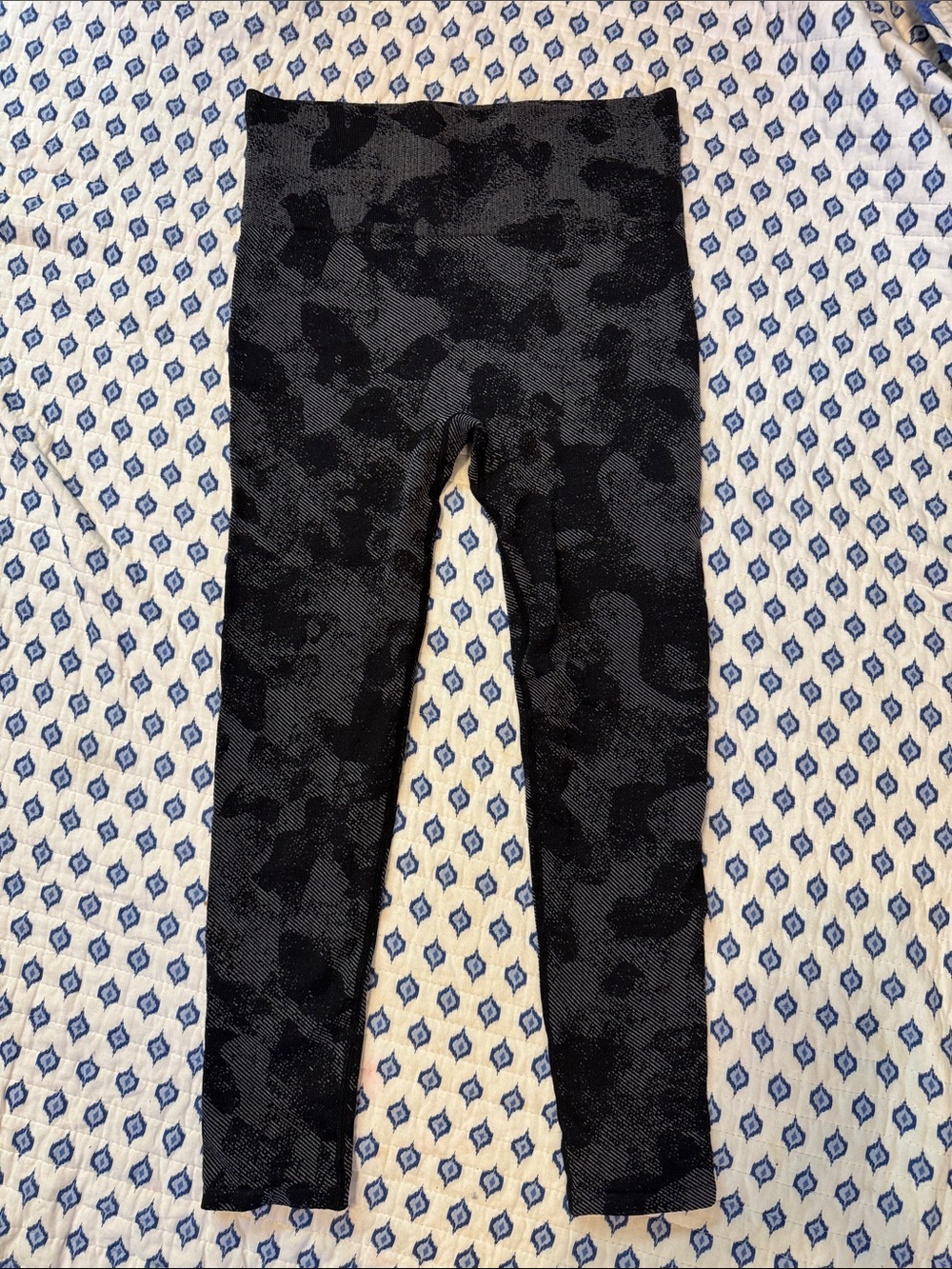 Mono b women large Black Camo Leggings -Stretch Bottoms aph2560